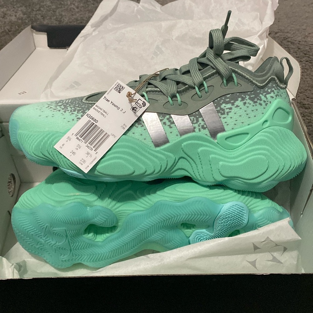 TRAE YOUNG 3 J SHOES BRAND NEW IN BOX NEVER WORN